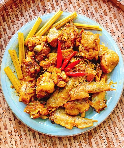 Chicken fried with citronella